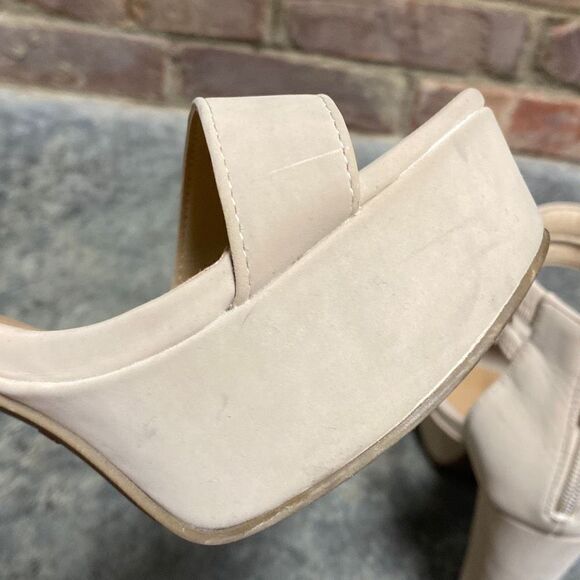 Bamboo Taupe Faux Suede Platform Sandal Block Heel Size 8 - Picture 11 of 12